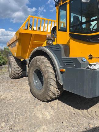 2022 Bergmann C815S COMPACT ART 4X4 WHEEL SWIVEL-TIP DUMPER - Cab w/ AC; 4X4; Options: Rear Camera