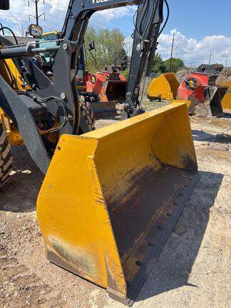 304 G FOUR WHL DRIVE LOADER - Cab w/ AC; General Purpose Bkt; 405/70R20 Tires; Options: Ride Control