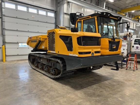 2022 C912S TRACK SWIVEL-TIP DUMPER - Cab w/ AC; Options: Rear Camera