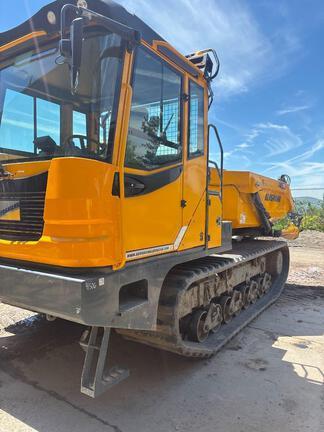 2022 C912S TRACK SWIVEL-TIP DUMPER - Cab w/ AC; Options: Rear Camera