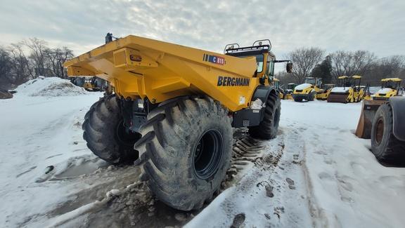 2022 C815S COMPACT ART 4X4 WHEEL REAR-TIP DUMPER - Cab w/ AC; 4X4; Options: Rear Camera