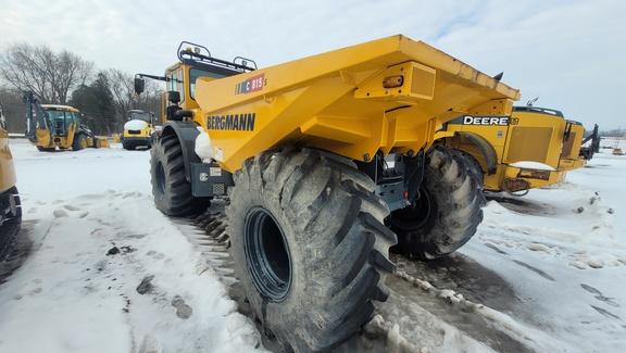2022 C815S COMPACT ART 4X4 WHEEL REAR-TIP DUMPER - Cab w/ AC; 4X4; Options: Rear Camera