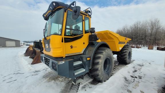 2022 C815S COMPACT ART 4X4 WHEEL REAR-TIP DUMPER - Cab w/ AC; 4X4; Options: Rear Camera