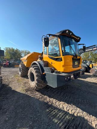 2022 C815S COMPACT ART 4X4 WHEEL REAR-TIP DUMPER - Cab w/ AC; 4X4; Options: Rear Camera
