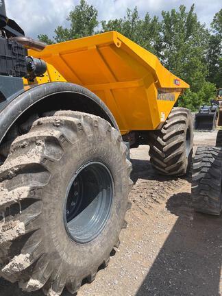 2022 C815S COMPACT ART 4X4 WHEEL REAR-TIP DUMPER - Cab w/ AC; 4X4; Options: Rear Camera