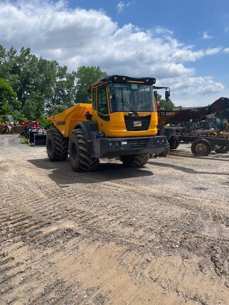 2022 C815S COMPACT ART 4X4 WHEEL REAR-TIP DUMPER - Cab w/ AC; 4X4; Options: Rear Camera