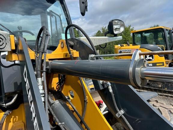 304 G FOUR WHL DRIVE LOADER - Cab w/ AC; General Purpose Bkt; 405/70R20 Tires; Options: Ride Control