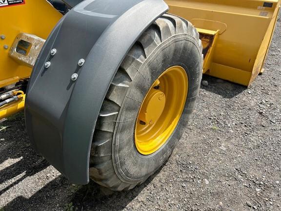 304 G FOUR WHL DRIVE LOADER - Cab w/ AC; General Purpose Bkt; 405/70R20 Tires; Options: Ride Control