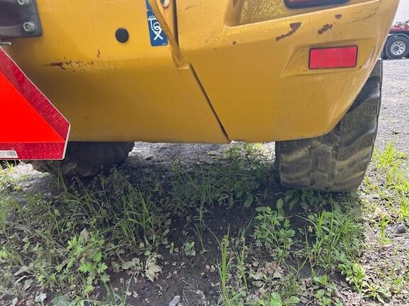 304 G FOUR WHL DRIVE LOADER - Cab w/ AC; General Purpose Bkt; 405/70R20 Tires; Options: Ride Control