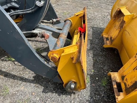 304 G FOUR WHL DRIVE LOADER - Cab w/ AC; General Purpose Bkt; 405/70R20 Tires; Options: Ride Control