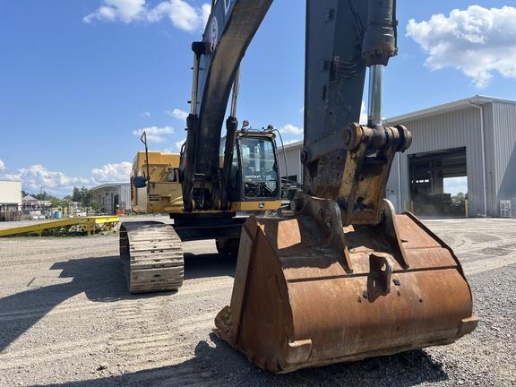 450DLC BASE EXCAVATOR - Cab w/ AC; 36" Pads; w/ Bucket