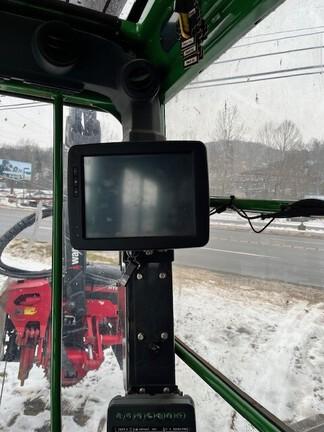 853MH HARVESTER - Cab w/ AC, Peaked Skylight; Standard Track; Saw