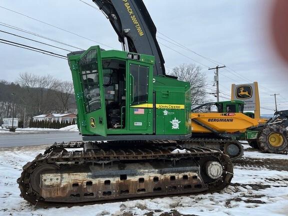853MH HARVESTER - Cab w/ AC, Peaked Skylight; Standard Track; Saw