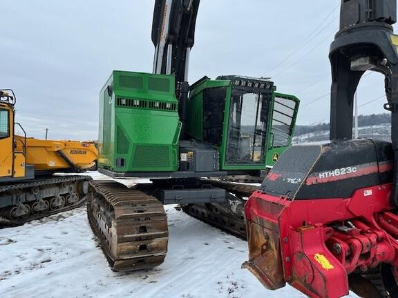 853MH HARVESTER - Cab w/ AC, Peaked Skylight; Standard Track; Saw
