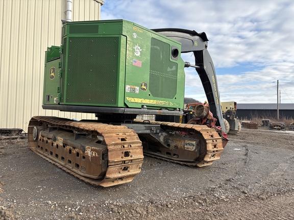 853MH HARVESTER - Cab w/ AC, Peaked Skylight; Standard Track; Saw