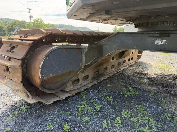 853MH HARVESTER - Cab w/ AC, Peaked Skylight; Standard Track; Saw
