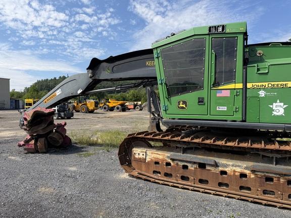 853MH HARVESTER - Cab w/ AC, Peaked Skylight; Standard Track; Saw