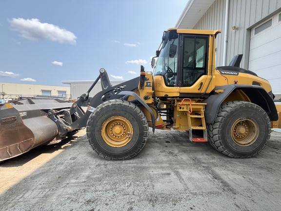 VOLVO L90H 4WD LOADER - Cab w/ AC, EH Joystick Controls; Aux Hydraulics, Quick Coupler; Ride Control, Dual Diff Locks; 20.5 Tires; General Purpose Bkt