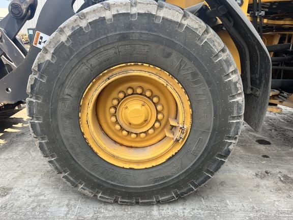 VOLVO L90H 4WD LOADER - Cab w/ AC, EH Joystick Controls; Aux Hydraulics, Quick Coupler; Ride Control, Dual Diff Locks; 20.5 Tires; General Purpose Bkt