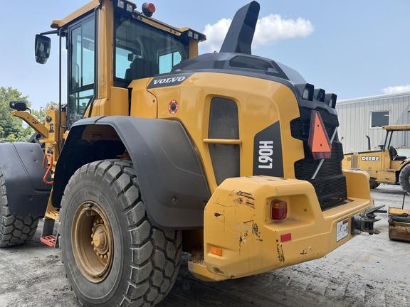 VOLVO L90H 4WD LOADER - Cab w/ AC, EH Joystick Controls; Aux Hydraulics, Quick Coupler; Ride Control, Dual Diff Locks; 20.5 Tires; General Purpose Bkt