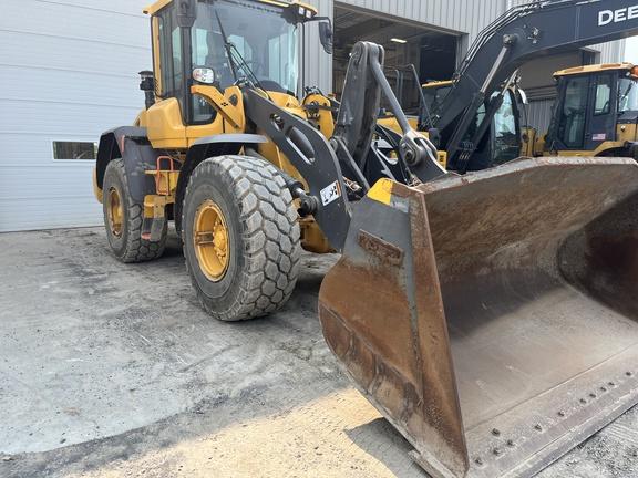 VOLVO L90H 4WD LOADER - Cab w/ AC, EH Joystick Controls; Aux Hydraulics, Quick Coupler; Ride Control, Dual Diff Locks; 20.5 Tires; General Purpose Bkt
