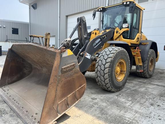 VOLVO L90H 4WD LOADER - Cab w/ AC, EH Joystick Controls; Aux Hydraulics, Quick Coupler; Ride Control, Dual Diff Locks; 20.5 Tires; General Purpose Bkt
