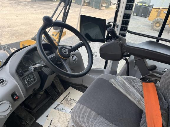 VOLVO L90H 4WD LOADER - Cab w/ AC, EH Joystick Controls; Aux Hydraulics, Quick Coupler; Ride Control, Dual Diff Locks; 20.5 Tires; General Purpose Bkt