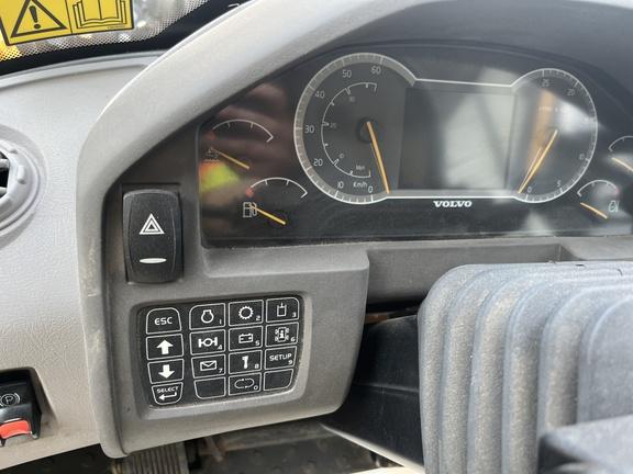 VOLVO L90H 4WD LOADER - Cab w/ AC, EH Joystick Controls; Aux Hydraulics, Quick Coupler; Ride Control, Dual Diff Locks; 20.5 Tires; General Purpose Bkt