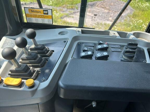 2024 CAT 950GC - Cab w/ AC; Quick Coupler; Front Diff Lock; 23.5 Tires; General Purpose Bkt; Options: Aux Hydraulics, Rear Camera, Ride Control
