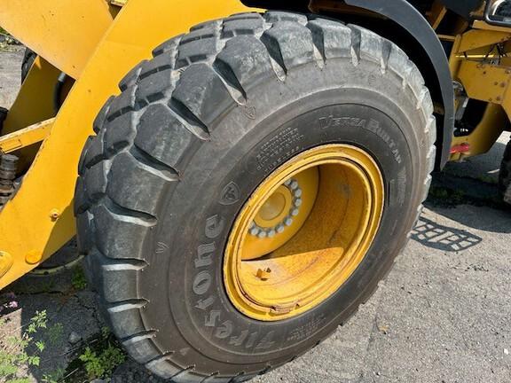 926M WHEEL LOADER - Cab w/ AC; 20.5 Tires; General Purpose Bkt; Options: Rear Camera, Ride Control