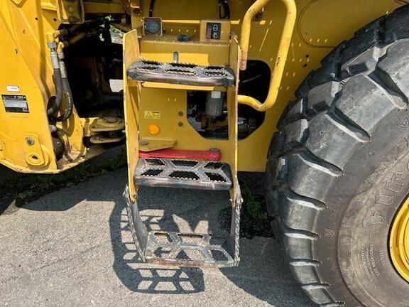 926M WHEEL LOADER - Cab w/ AC; 20.5 Tires; General Purpose Bkt; Options: Rear Camera, Ride Control