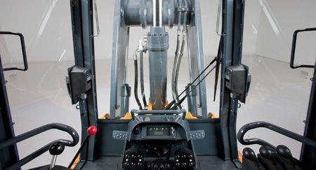 Front cab view in a 655 P-Tier